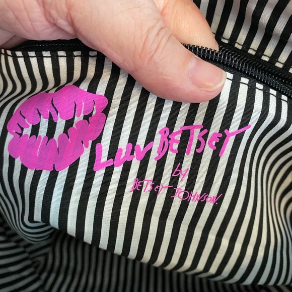 Betsey Johnson, Luv Betsey Quilted Pink Large Tote Bag, Tassel, gold hardware - Picture 12 of 12